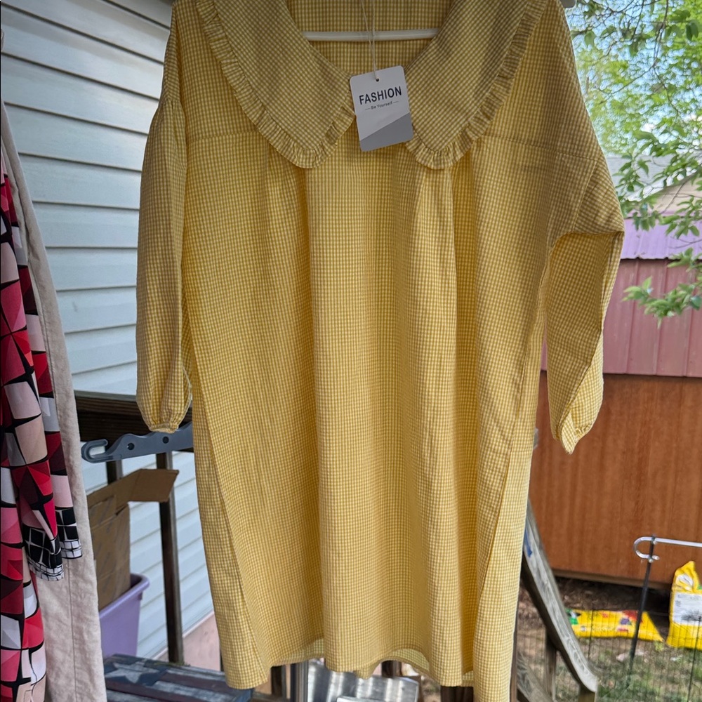 NWT Yellow Womens check Ruffle Peter Pan Collar marked small one size fits most